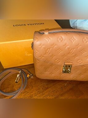 New Rare Cognac Louis Vuitton Pochette Métis Empreinte Crossbody Shoulder Bag